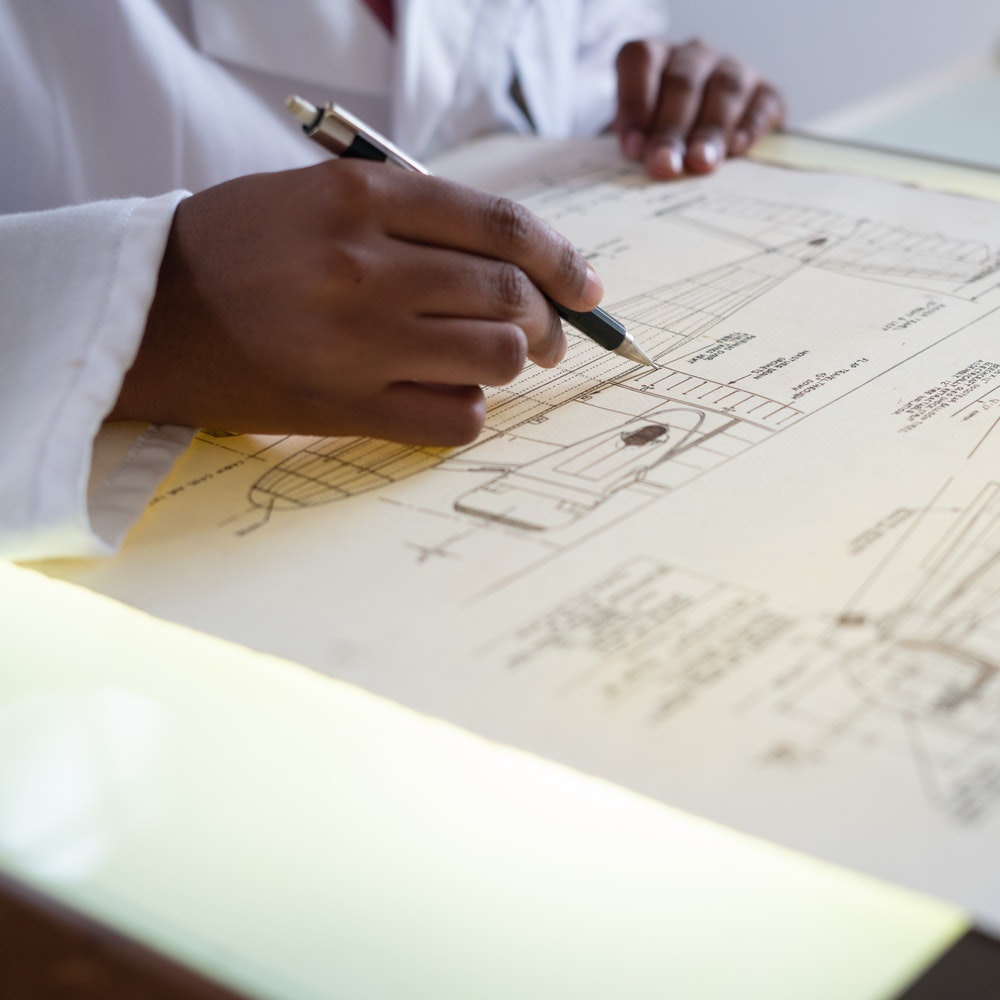 Medidas de prevención de riesgos en las operaciones de montaje de instalaciones eléctricas de interior en edificios de viviendas